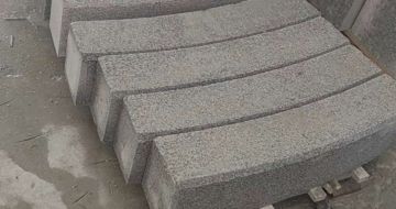 宁德芝麻白弧形路牙石